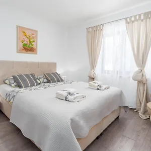  Apartment Alex Deluxe On